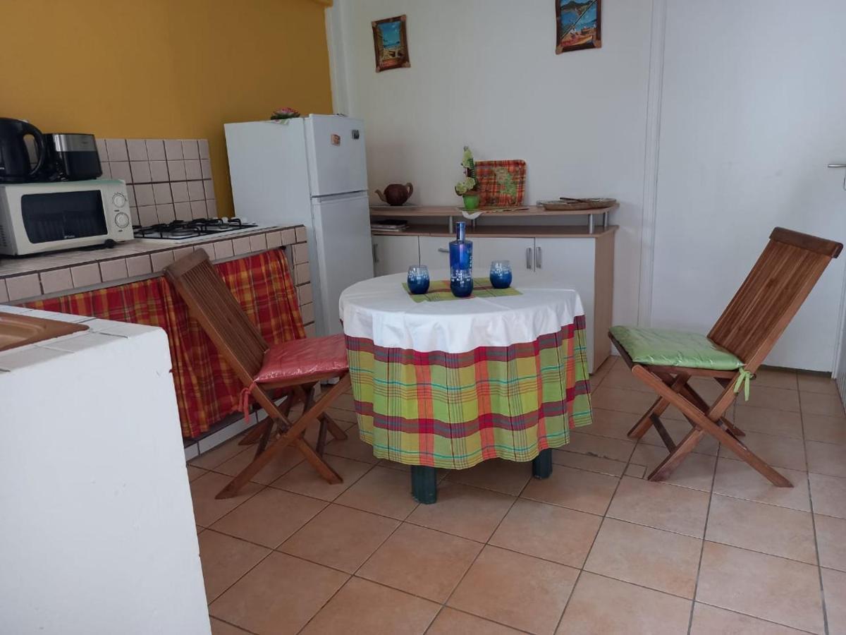 Petit Appartement Cosy Pres Des Plages Sainte-Anne Εξωτερικό φωτογραφία