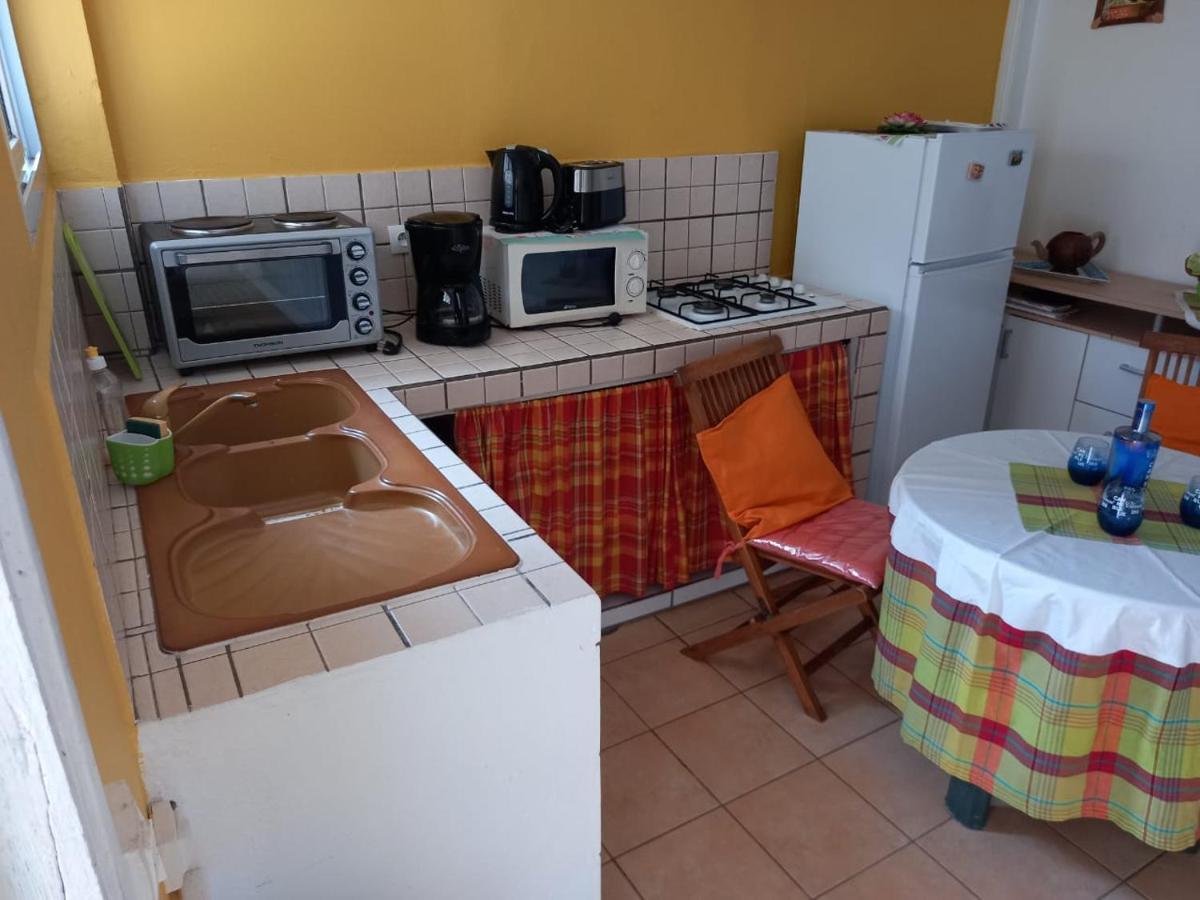 Petit Appartement Cosy Pres Des Plages Sainte-Anne Εξωτερικό φωτογραφία
